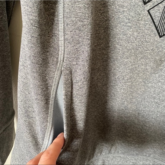 The North Face Sweatshirt - Picture 5 of 5